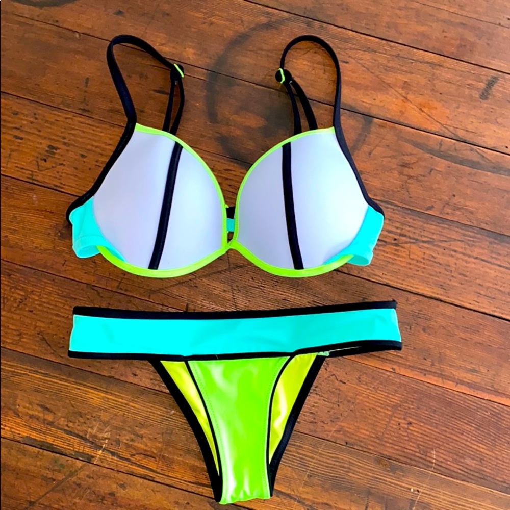 Adjustable Bikini Set! Like New condition.